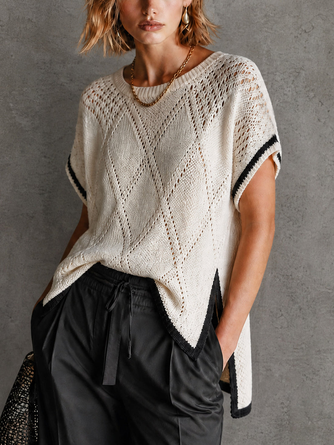 ElevenOra Chic White-Black Colorblock Round Neck Diamond Pattern Short Sleeve Loose-Fit High Low Hem Side Slit Mesh Knit Top