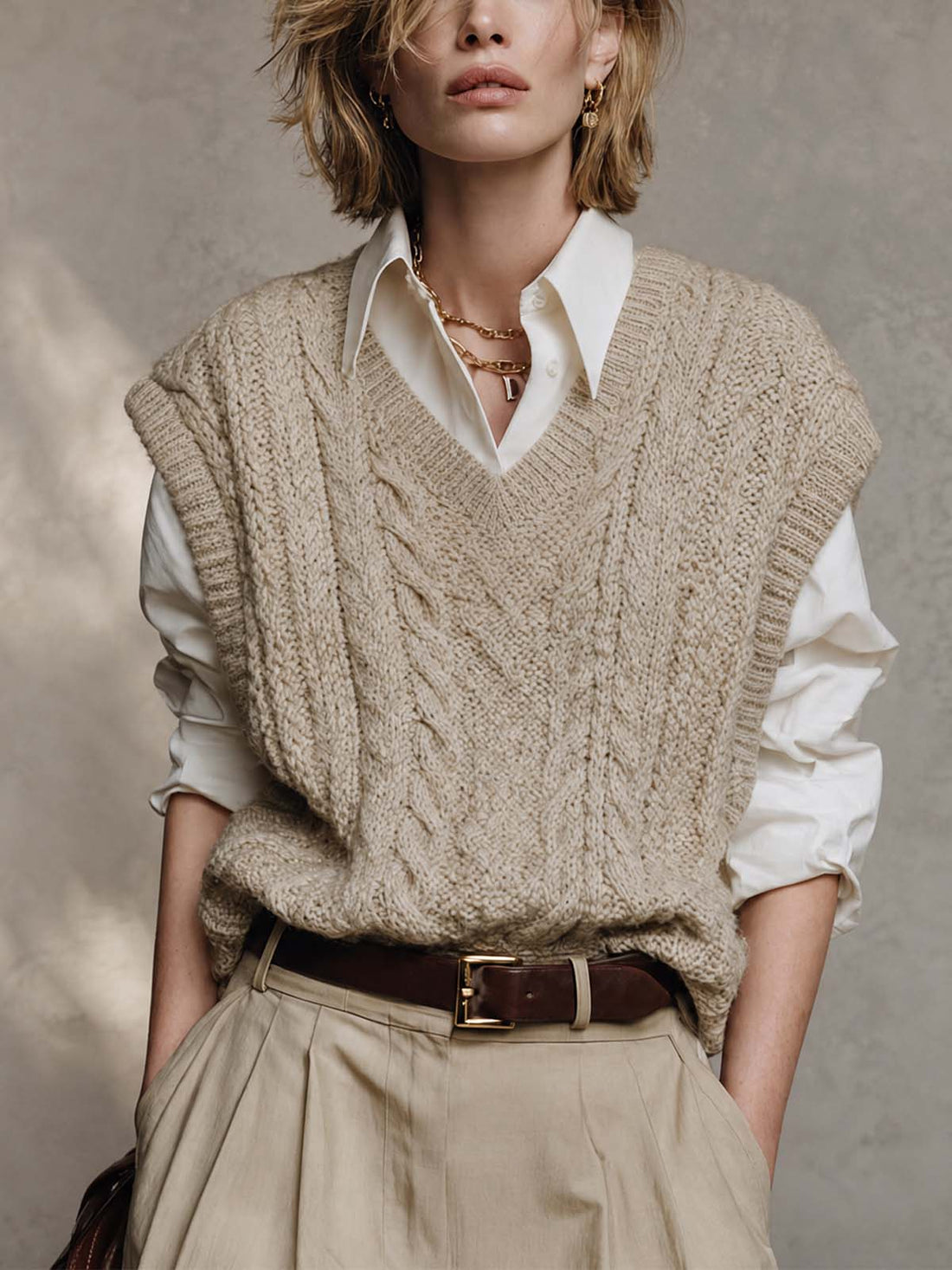 ElevenOra Chic Oatmeal-Colored V-Neck Cable Pattern Sleeveless Loose-Fit Sweater Top